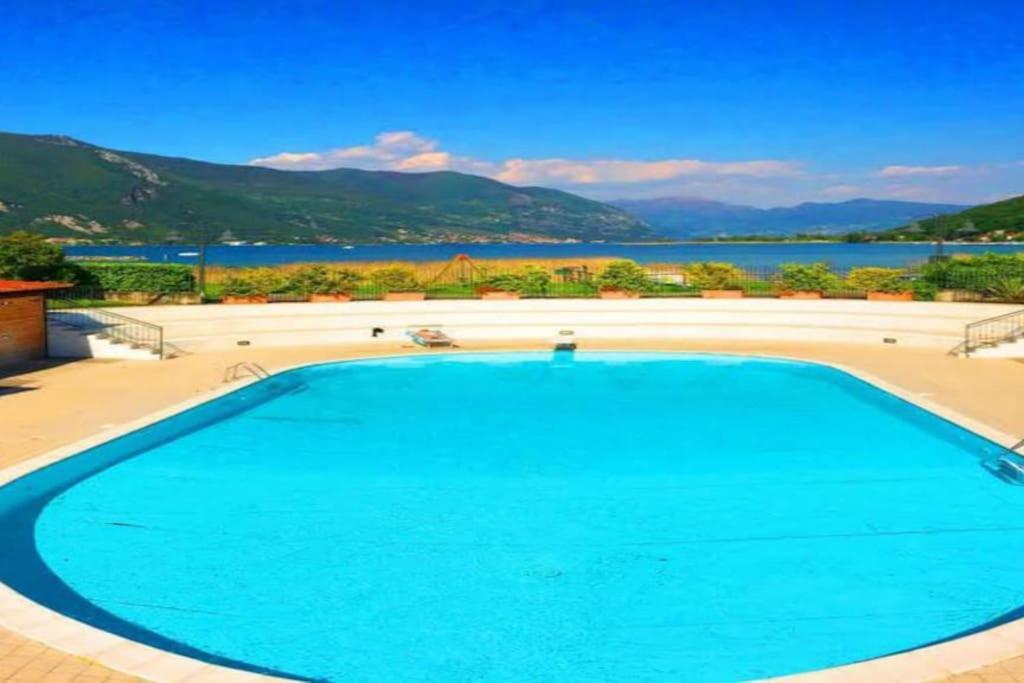 Apartamento Copelia - Pool And Elegance Paratico Exterior foto